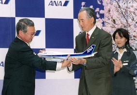 ANA holds ceremony to mark 1 bil. passengers